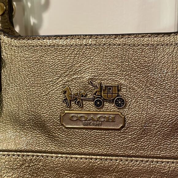 Coach metallic patent leather gold shoulder Bag Tribeca Preowned - Picture 4 of 7